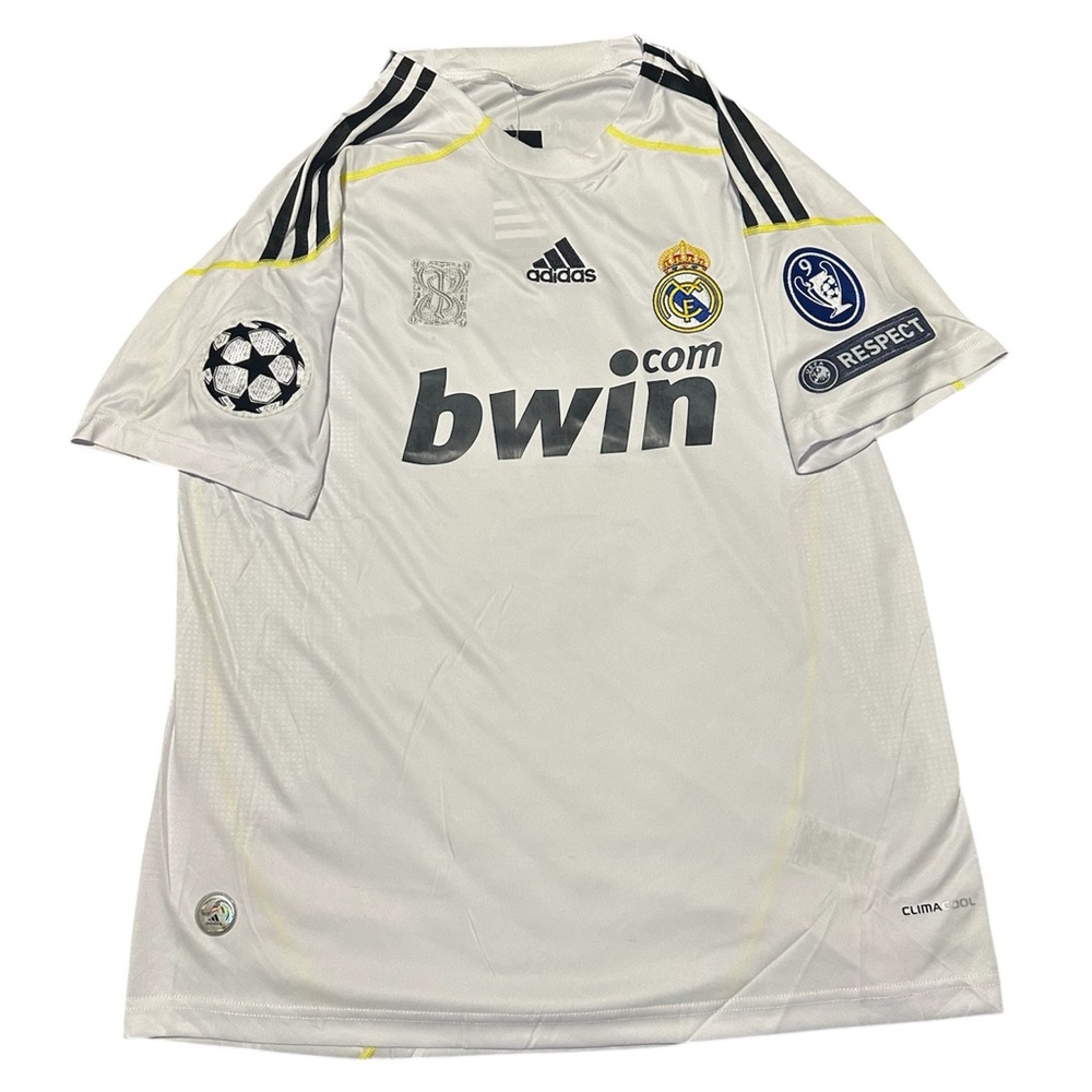 2009/10 retro Real Madrid home kit. Xabi Alonso soccer football jersey.